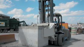 Cascade - Block Handler forklift / lift truck attachment for materials handling