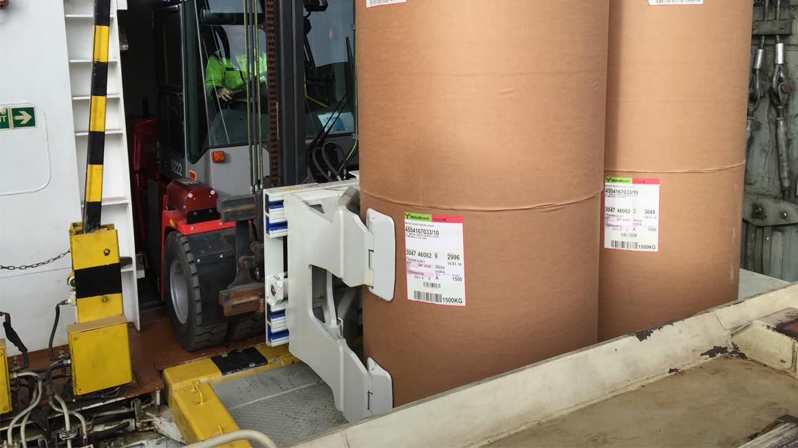 Cascade - Sliding Arm Paper Roll Clamp forklift / lift truck attachment for materials handling